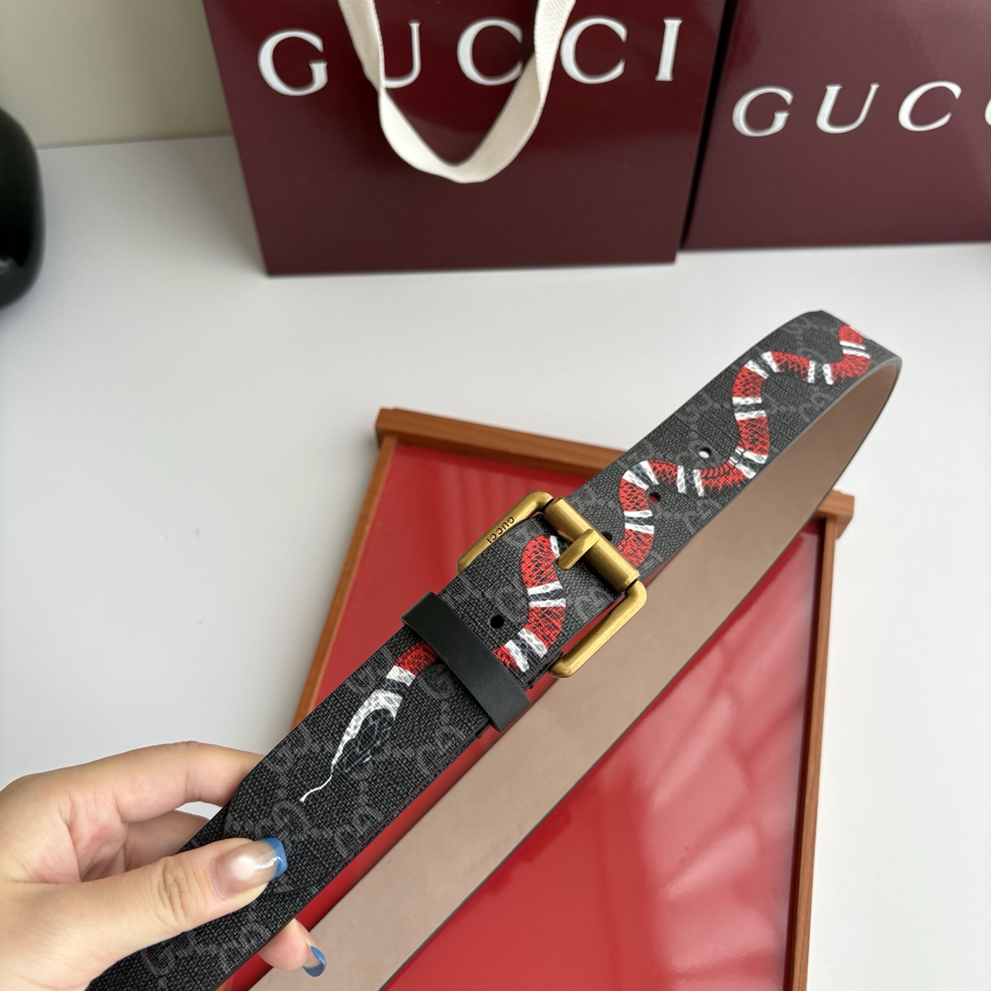 Gucci 经典原单品质，🐍印花点缀经典pvc GG印花，搭配树膏沙底，精品针扣精工制作，细节看图，实物拍摄，高端奢华，