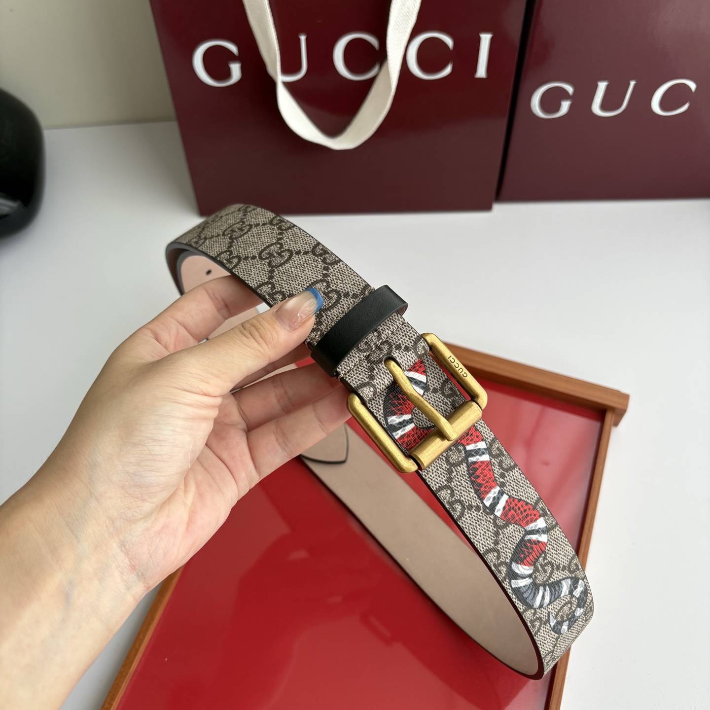Gucci 经典原单品质，🐍印花点缀经典pvc GG印花，搭配树膏沙底，精品针扣精工制作，细节看图，实物拍摄，高端奢华，