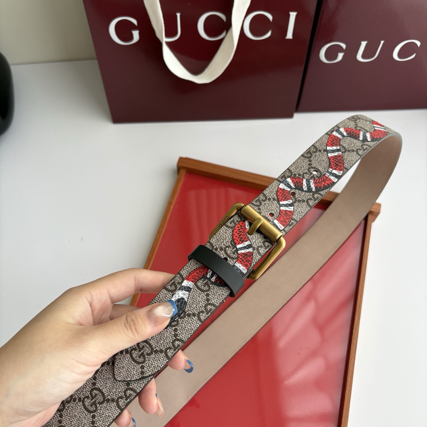 Gucci 经典原单品质，🐍印花点缀经典pvc GG印花，搭配树膏沙底，精品针扣精工制作，细节看图，实物拍摄，高端奢华，
