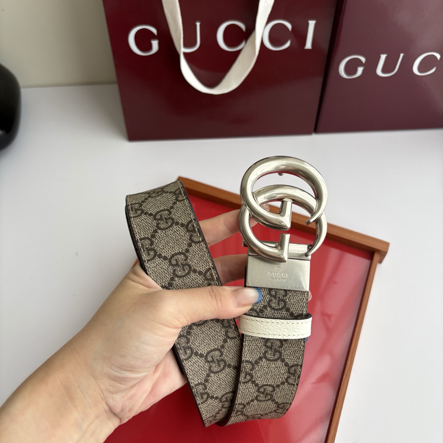 Gucci原单品质，咖色pvc印花面搭配原版奶白色猪皮纹底，精品旋转扣，精工制作，细节看图，实物拍摄，高端奢华，宽度3.