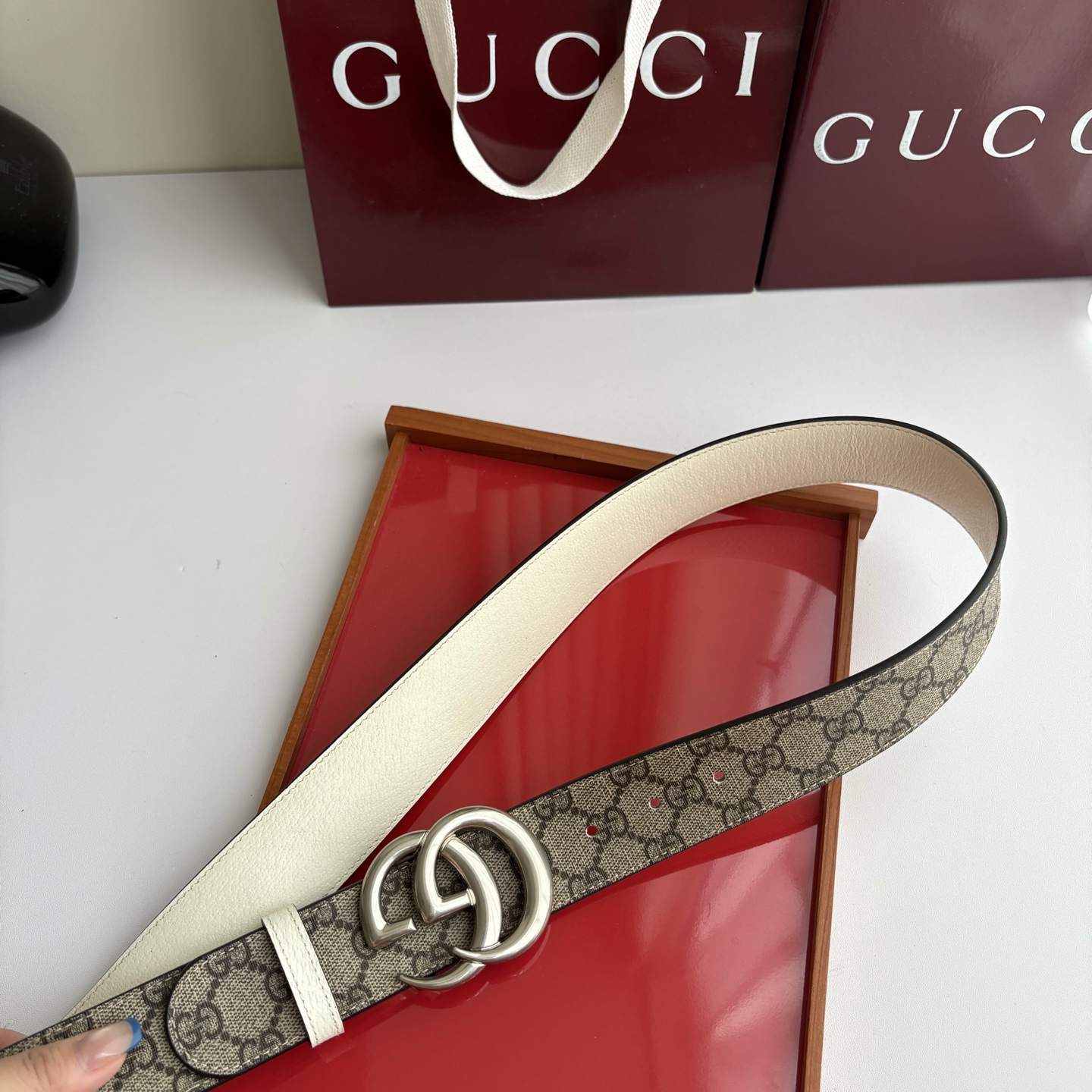 Gucci原单品质，咖色pvc印花面搭配原版奶白色猪皮纹底，精品旋转扣，精工制作，细节看图，实物拍摄，高端奢华，宽度3.