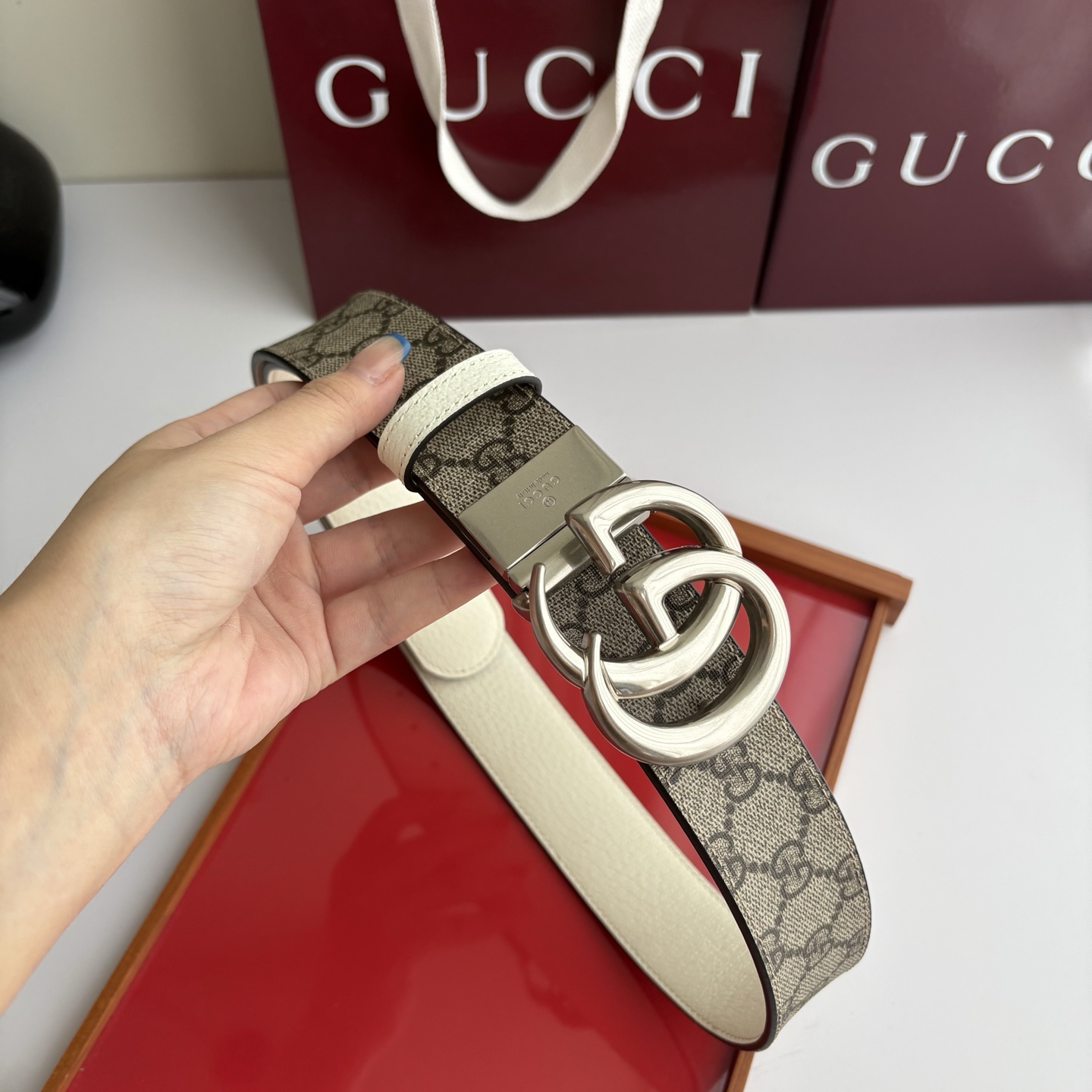 Gucci原单品质，咖色pvc印花面搭配原版奶白色猪皮纹底，精品旋转扣，精工制作，细节看图，实物拍摄，高端奢华，宽度3.