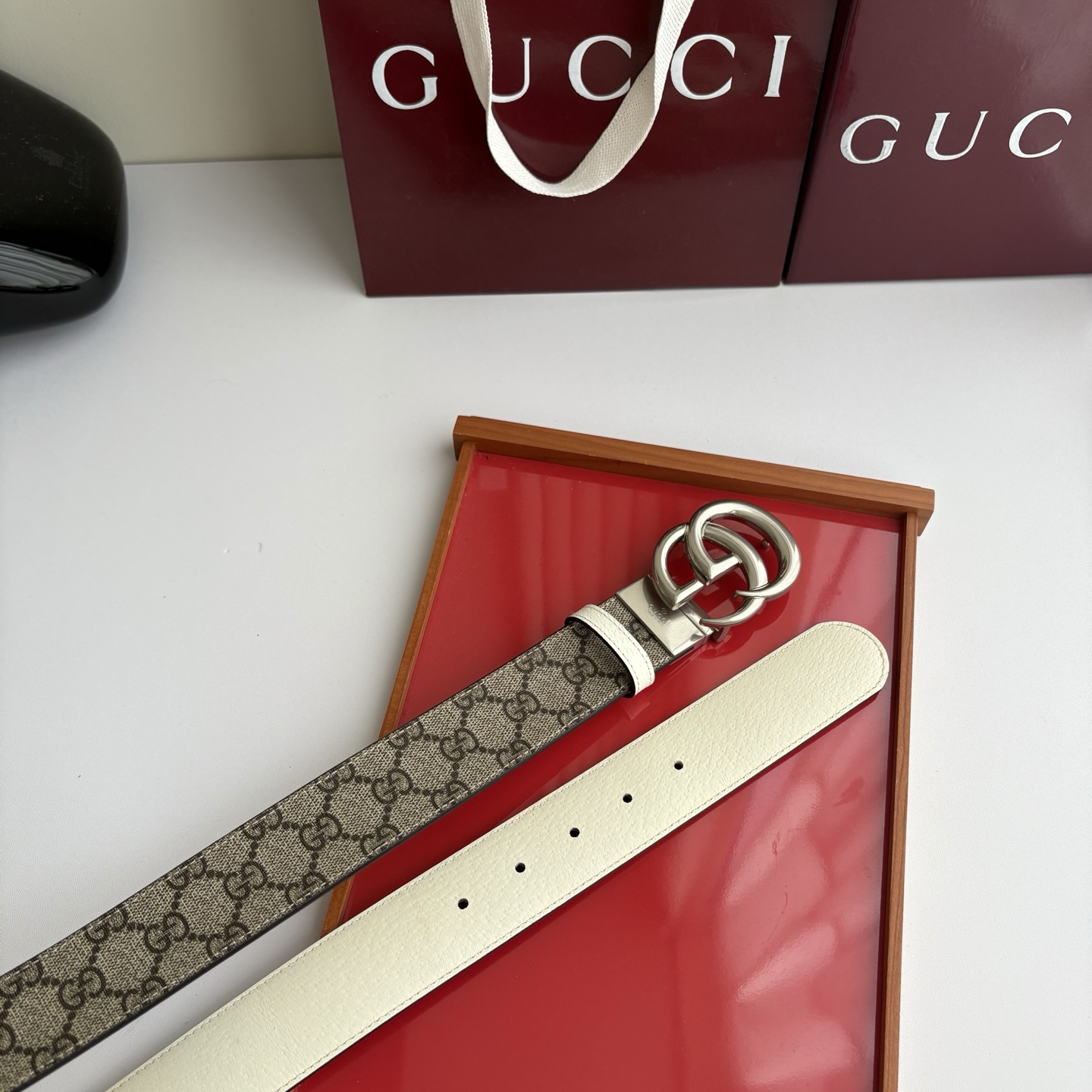 Gucci原单品质，咖色pvc印花面搭配原版奶白色猪皮纹底，精品旋转扣，精工制作，细节看图，实物拍摄，高端奢华，宽度3.
