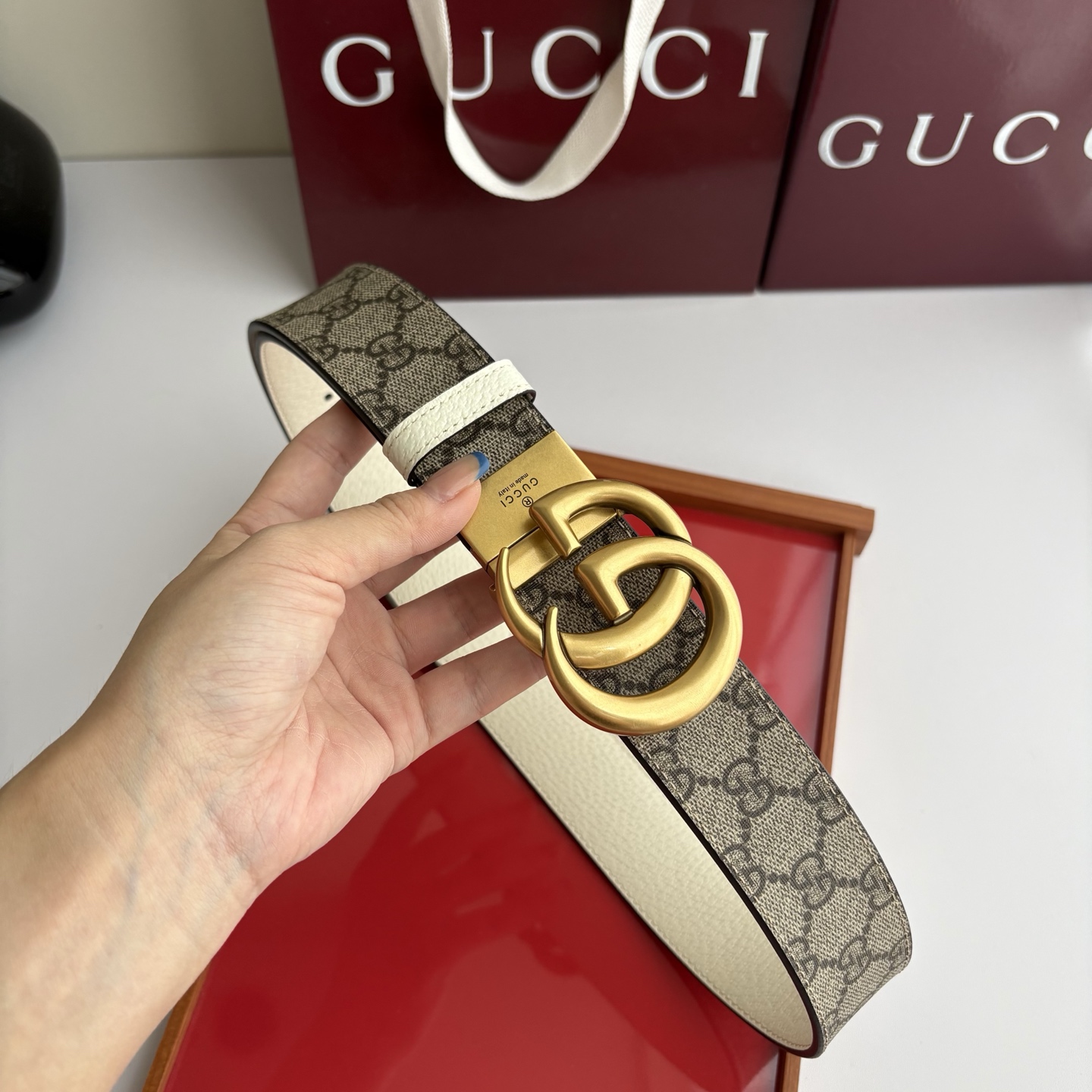 Gucci原单品质，咖色pvc印花面搭配原版奶白色猪皮纹底，精品旋转扣，精工制作，细节看图，实物拍摄，高端奢华，宽度3.
