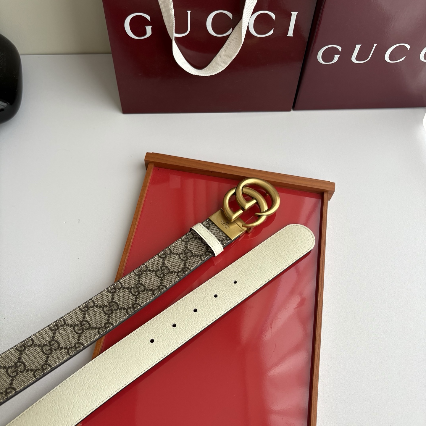 Gucci原单品质，咖色pvc印花面搭配原版奶白色猪皮纹底，精品旋转扣，精工制作，细节看图，实物拍摄，高端奢华，宽度3.