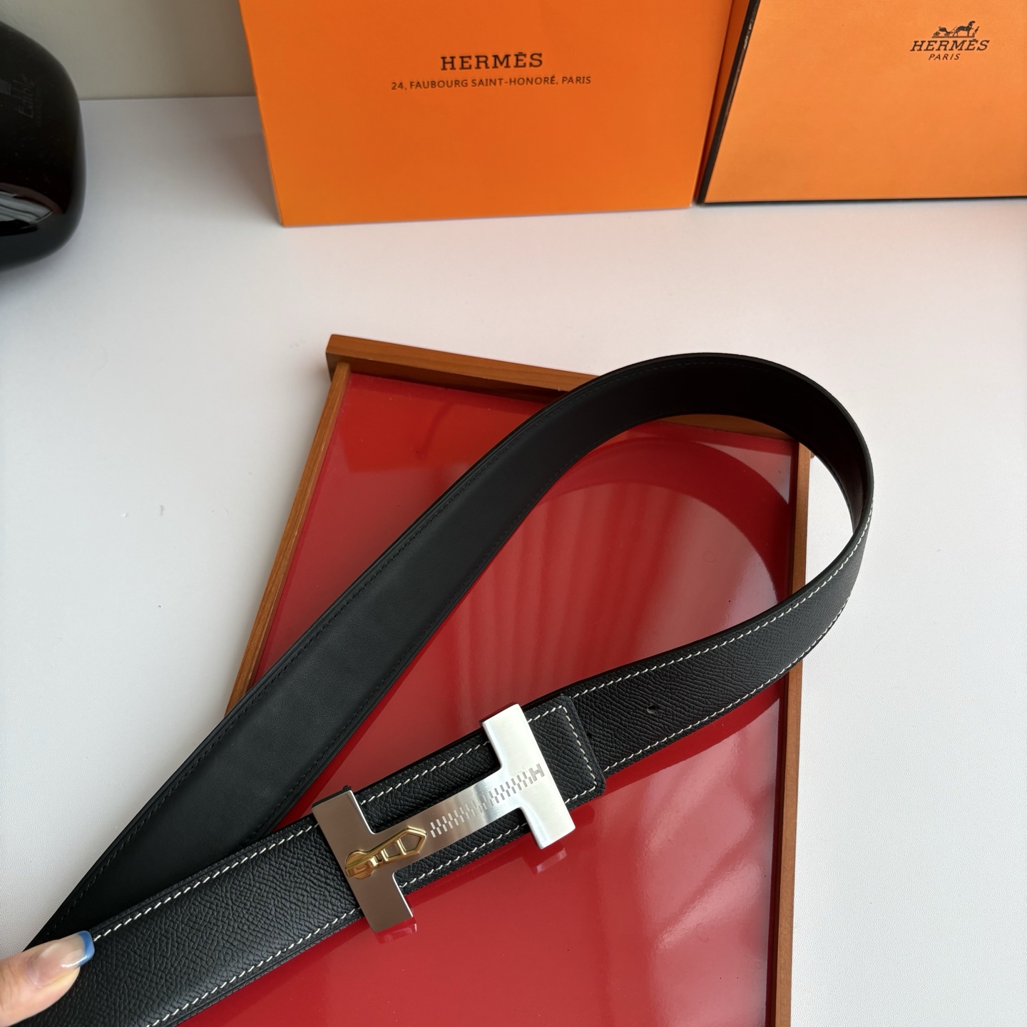 【爱马仕】Hermes 原单爱马仕，宽3.8cm进口原版皮带身，双面可用，精品电镀五金 ！