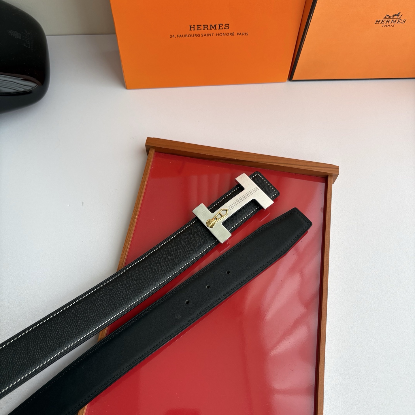 【爱马仕】Hermes 原单爱马仕，宽3.8cm进口原版皮带身，双面可用，精品电镀五金 ！