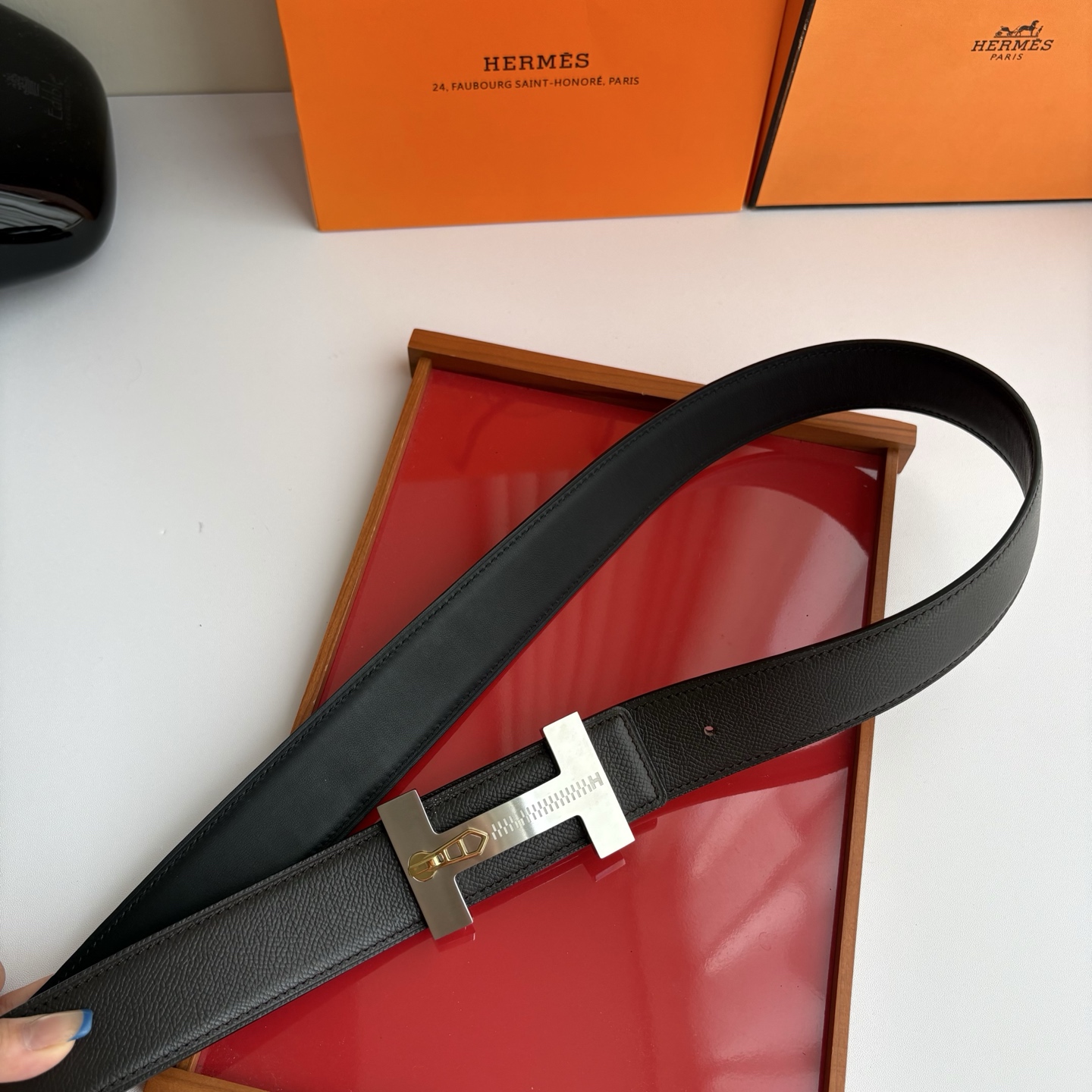 【爱马仕】Hermes 原单爱马仕，宽3.8cm进口原版皮带身，双面可用，精品电镀五金 ！