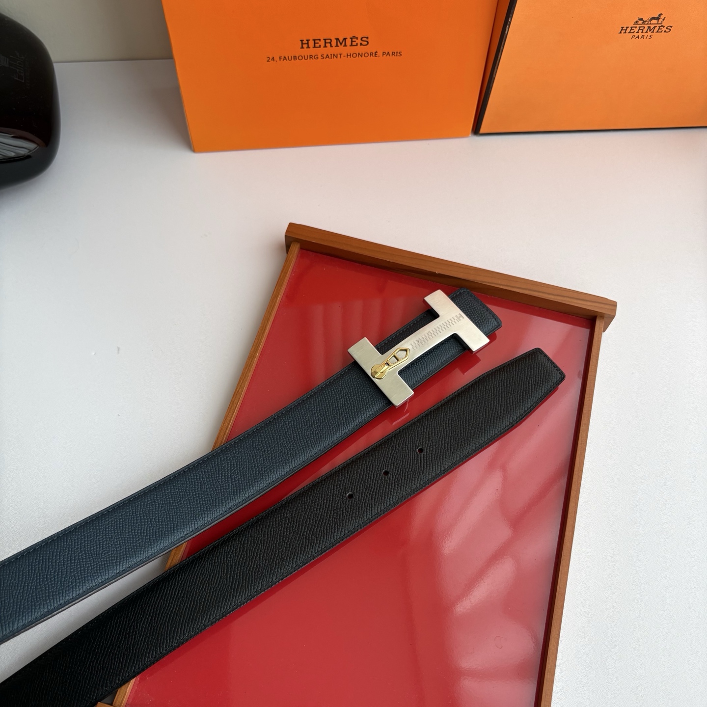 【爱马仕】Hermes 原单爱马仕，宽3.8cm进口原版皮带身，双面可用，精品电镀五金 ！