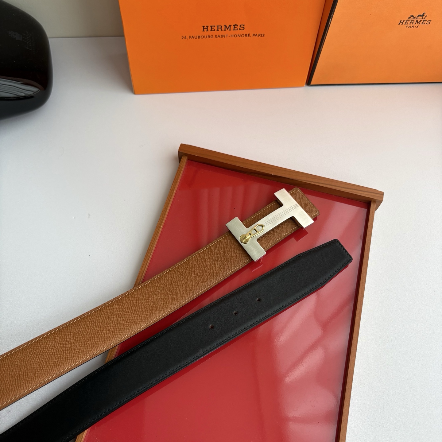 【爱马仕】Hermes 原单爱马仕，宽3.8cm进口原版皮带身，双面可用，精品电镀五金 ！