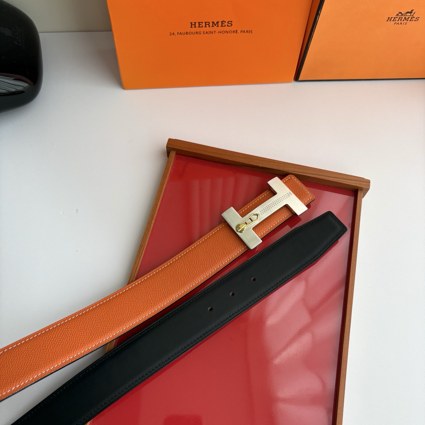【爱马仕】Hermes 原单爱马仕，宽3.8cm进口原版皮带身，双面可用，精品电镀五金 ！