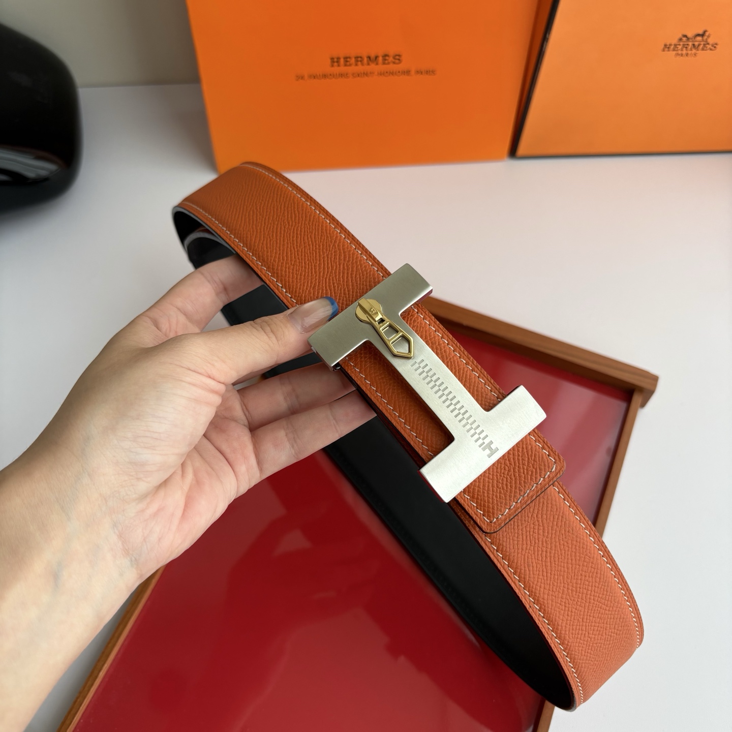 【爱马仕】Hermes 原单爱马仕，宽3.8cm进口原版皮带身，双面可用，精品电镀五金 ！