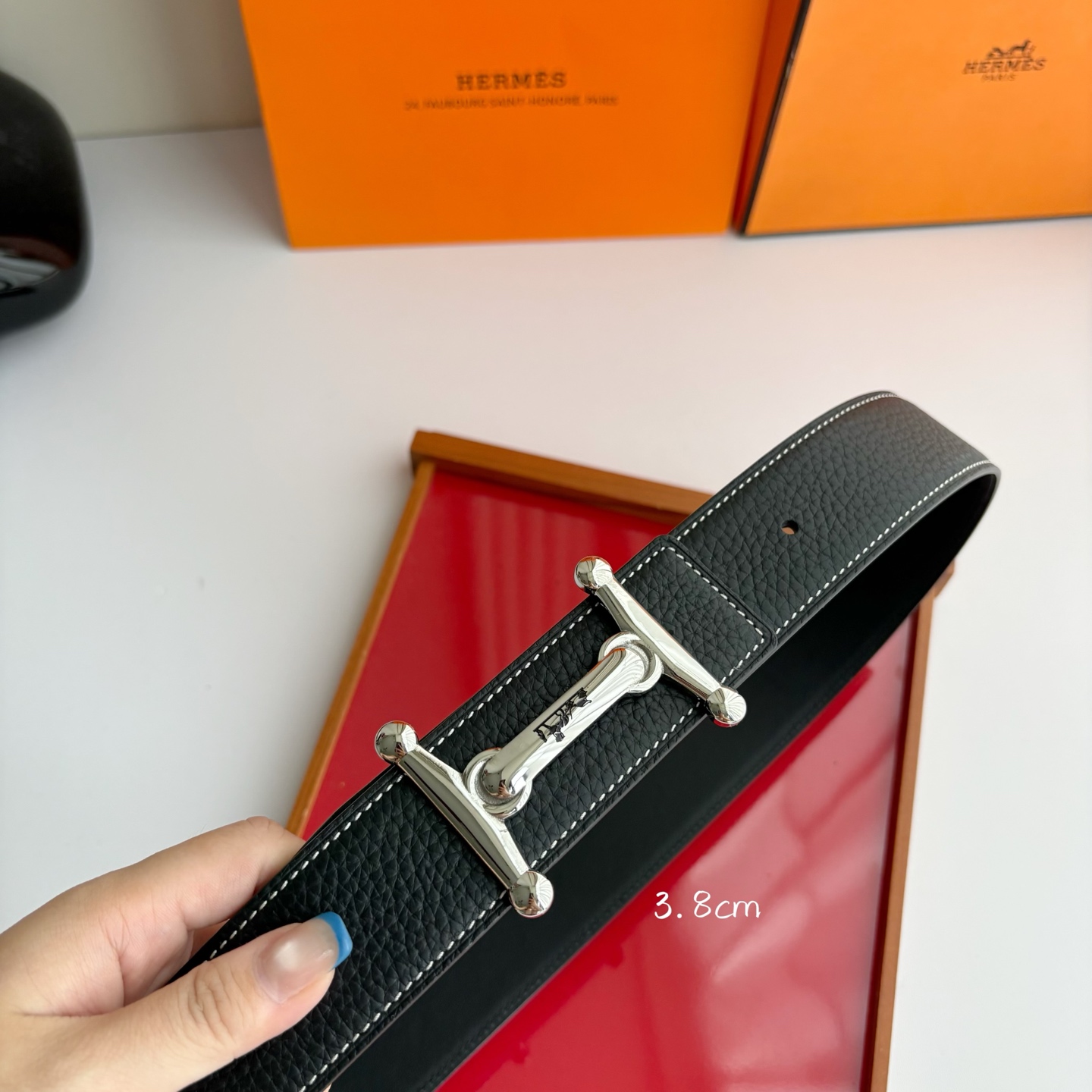 【爱马仕】Hermes 原单爱马仕，宽3.8cm进口原版皮带身，双面可用，精品电镀五金 ！