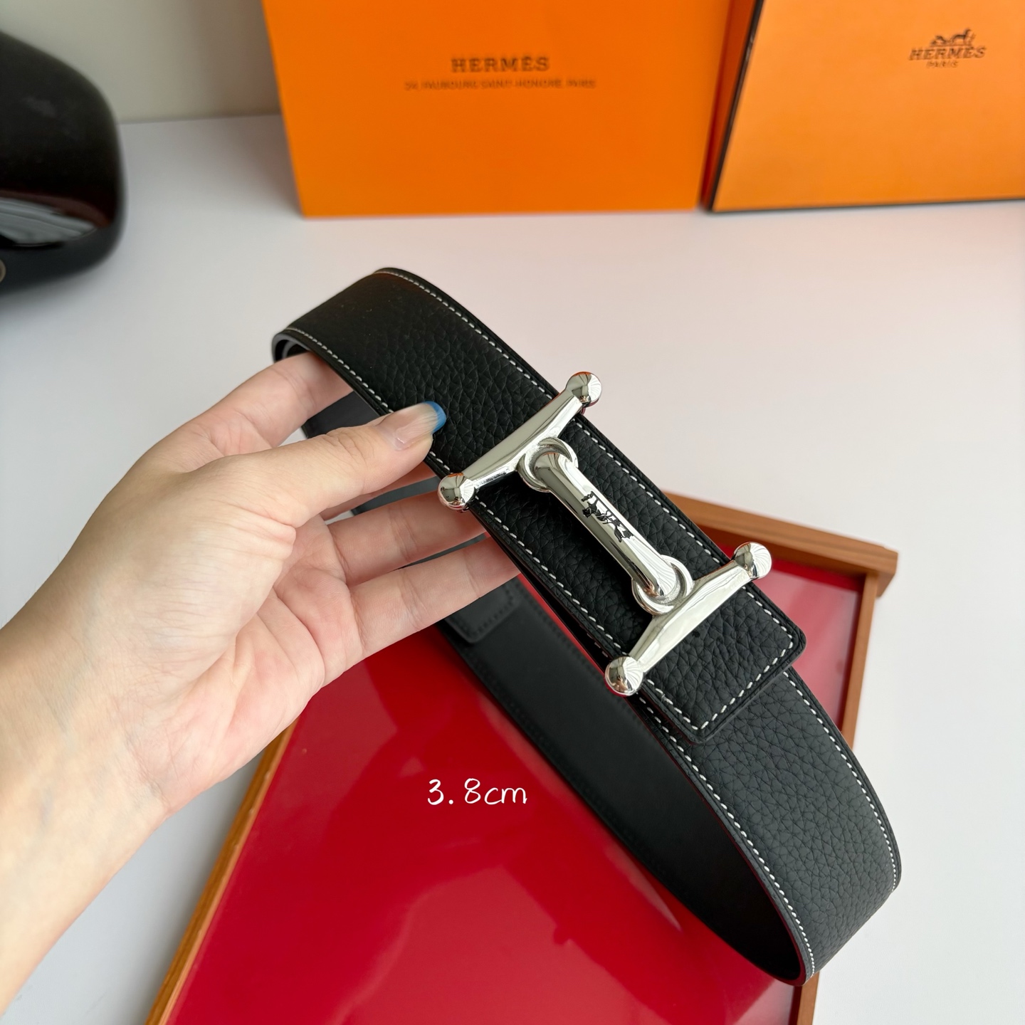 【爱马仕】Hermes 原单爱马仕，宽3.8cm进口原版皮带身，双面可用，精品电镀五金 ！