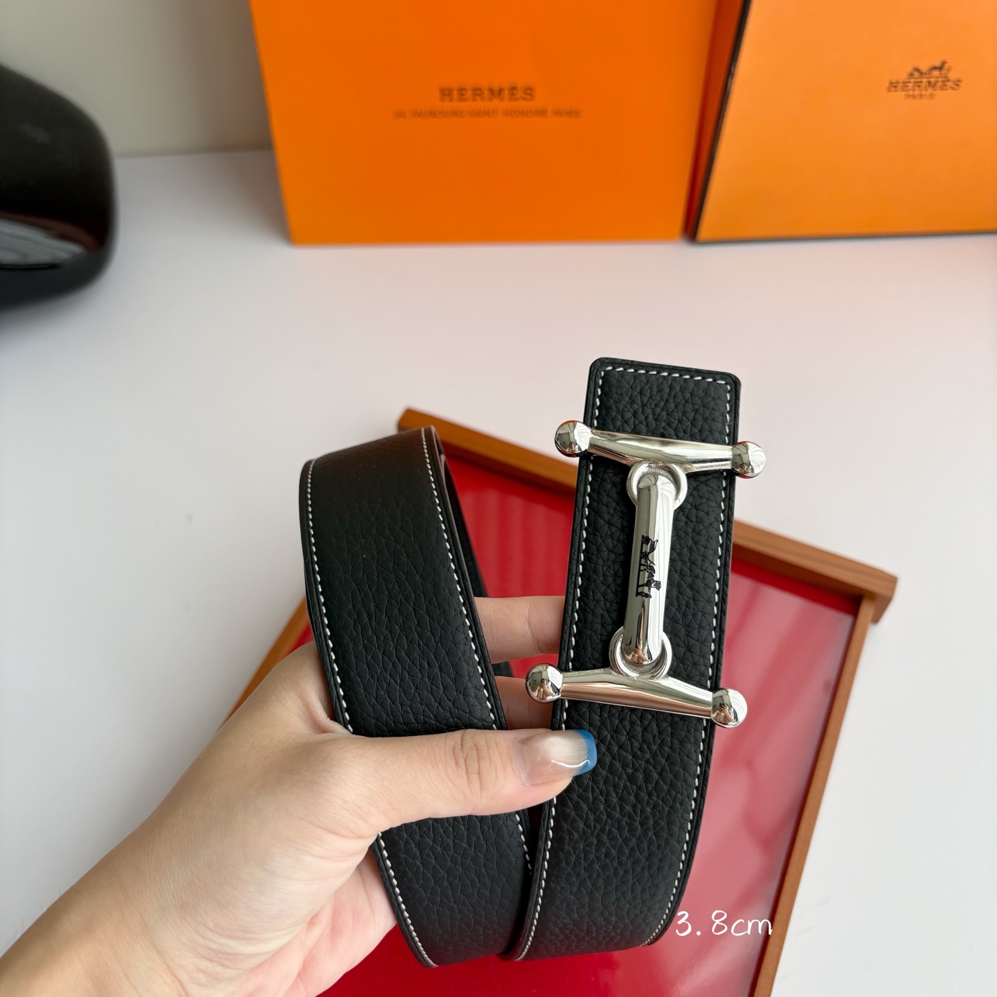 【爱马仕】Hermes 原单爱马仕，宽3.8cm进口原版皮带身，双面可用，精品电镀五金 ！