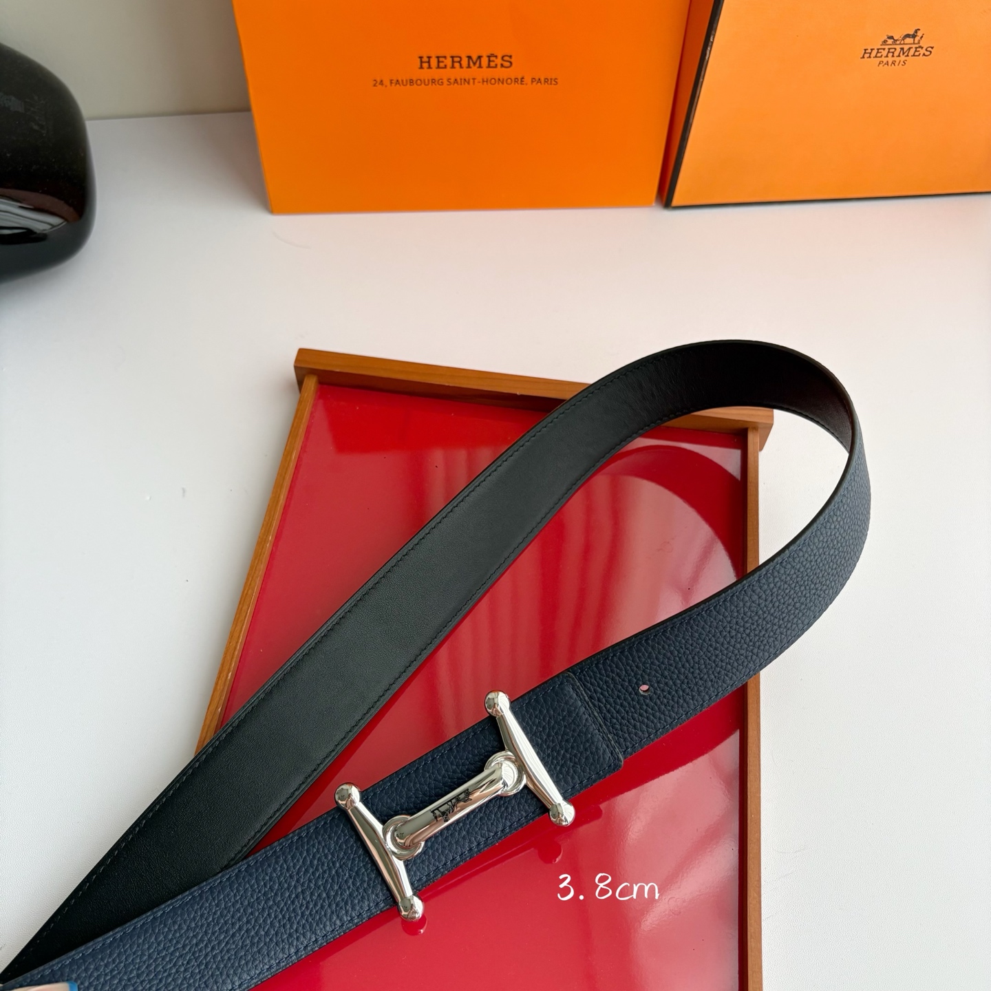 【爱马仕】Hermes 原单爱马仕，宽3.8cm进口原版皮带身，双面可用，精品电镀五金 ！