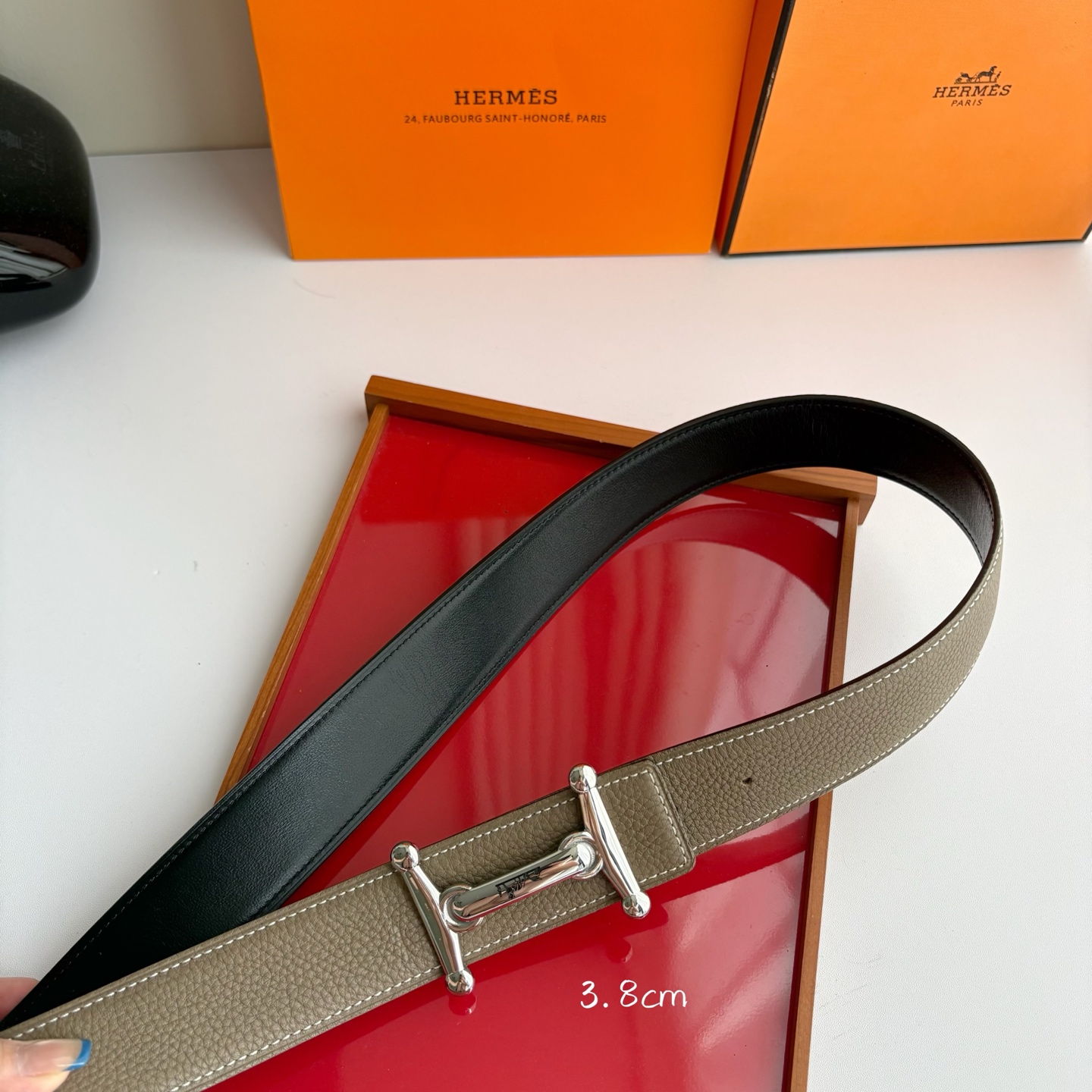【爱马仕】Hermes 原单爱马仕，宽3.8cm进口原版皮带身，双面可用，精品电镀五金 ！