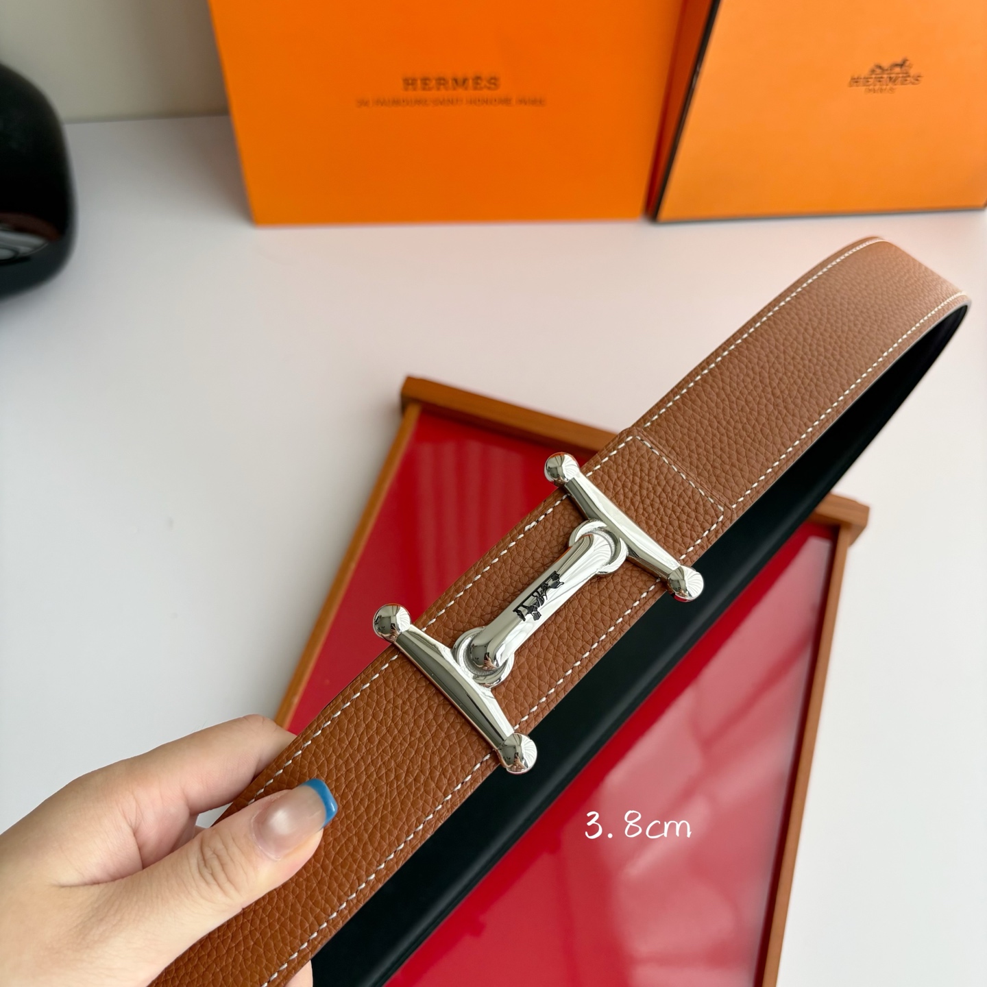 【爱马仕】Hermes 原单爱马仕，宽3.8cm进口原版皮带身，双面可用，精品电镀五金 ！