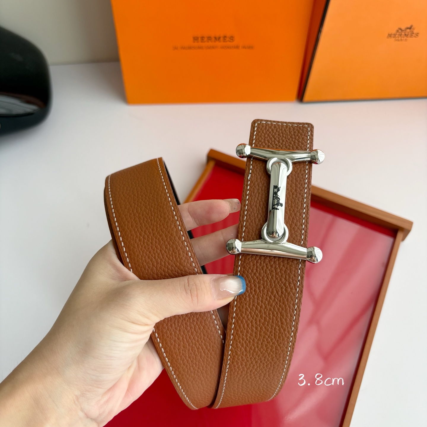 【爱马仕】Hermes 原单爱马仕，宽3.8cm进口原版皮带身，双面可用，精品电镀五金 ！