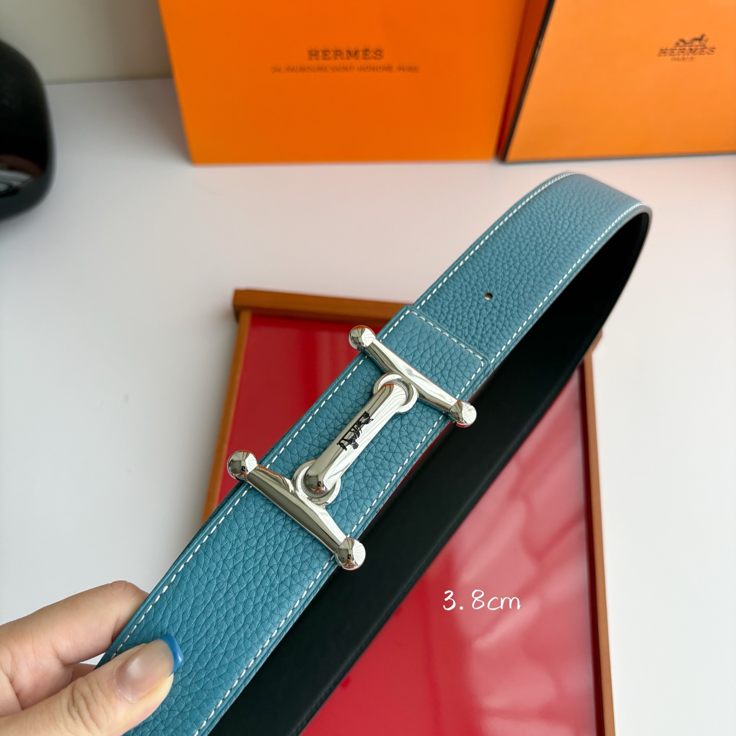 【爱马仕】Hermes 原单爱马仕，宽3.8cm进口原版皮带身，双面可用，精品电镀五金 ！