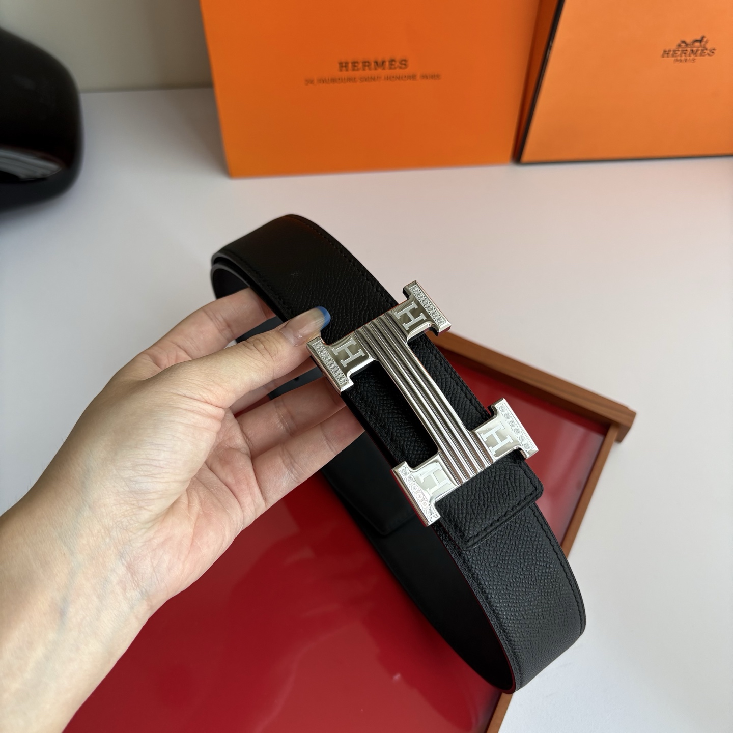 【爱马仕】Hermes 原单爱马仕，宽3.8cm进口原版皮带身，双面可用，精品电镀五金 ！