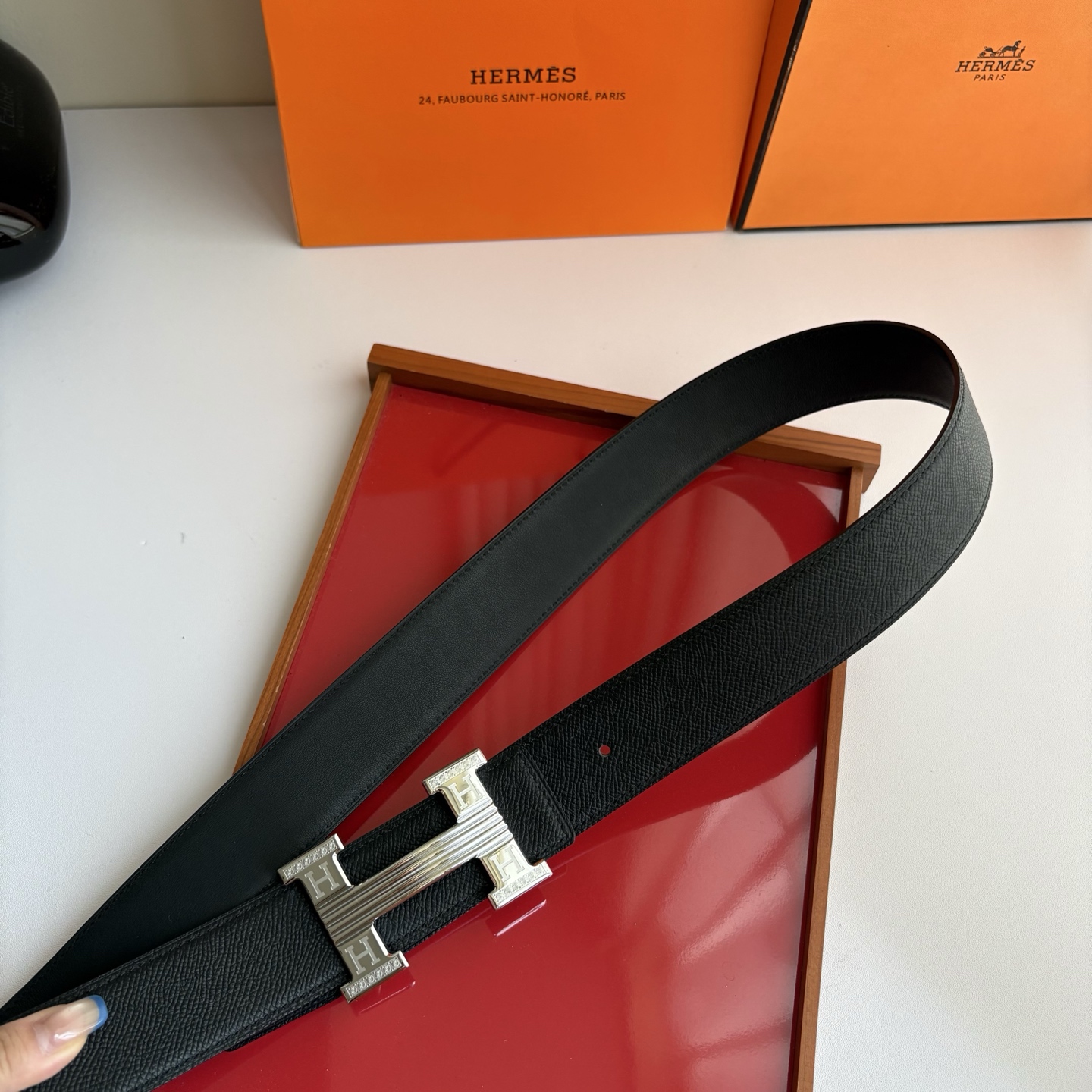 【爱马仕】Hermes 原单爱马仕，宽3.8cm进口原版皮带身，双面可用，精品电镀五金 ！