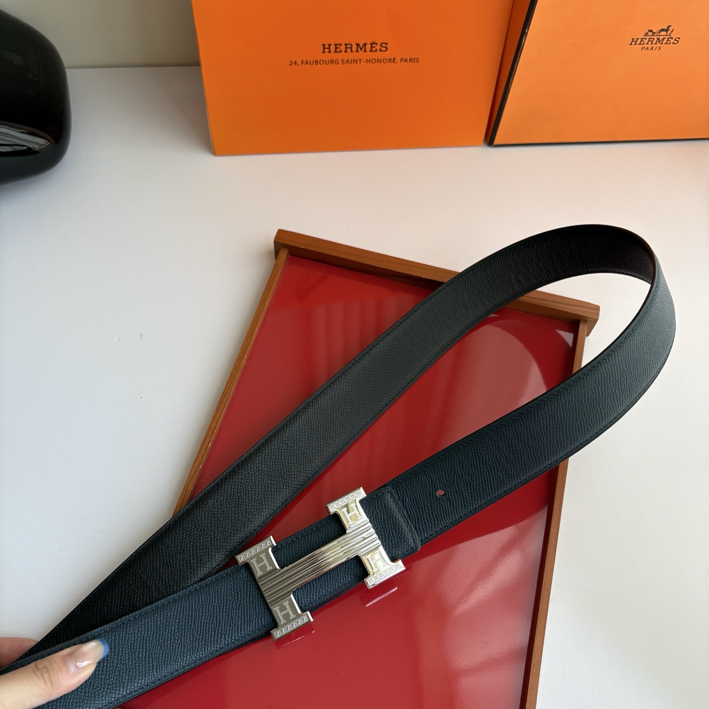 【爱马仕】Hermes 原单爱马仕，宽3.8cm进口原版皮带身，双面可用，精品电镀五金 ！