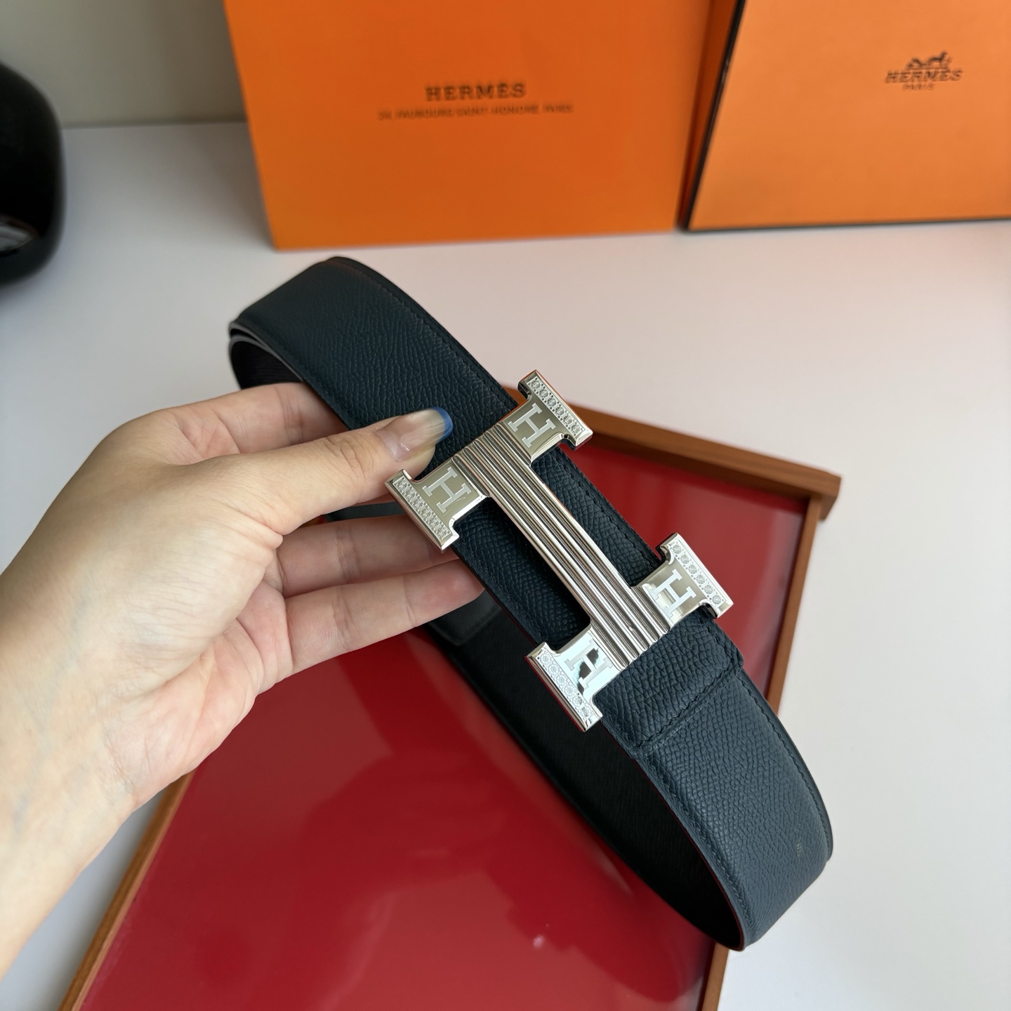 【爱马仕】Hermes 原单爱马仕，宽3.8cm进口原版皮带身，双面可用，精品电镀五金 ！