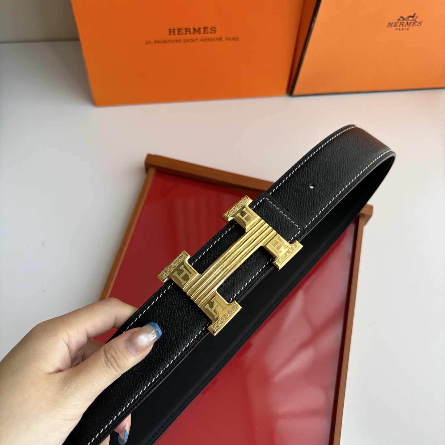【爱马仕】Hermes 原单爱马仕，宽3.8cm进口原版皮带身，双面可用，精品电镀五金 ！