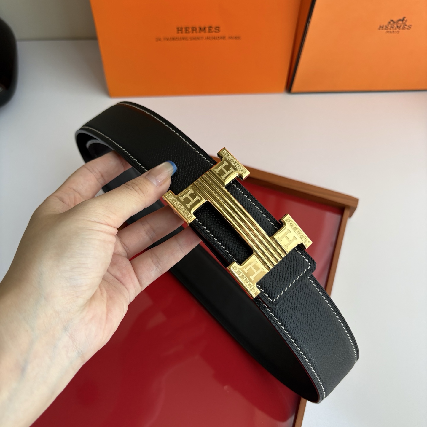 【爱马仕】Hermes 原单爱马仕，宽3.8cm进口原版皮带身，双面可用，精品电镀五金 ！