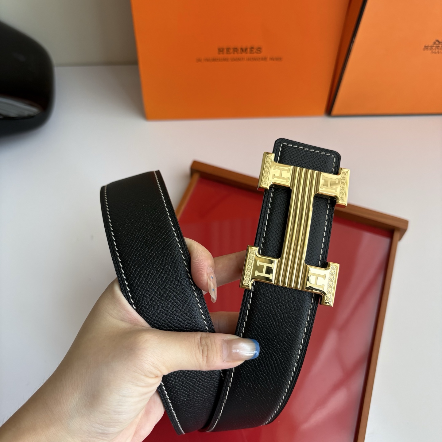 【爱马仕】Hermes 原单爱马仕，宽3.8cm进口原版皮带身，双面可用，精品电镀五金 ！