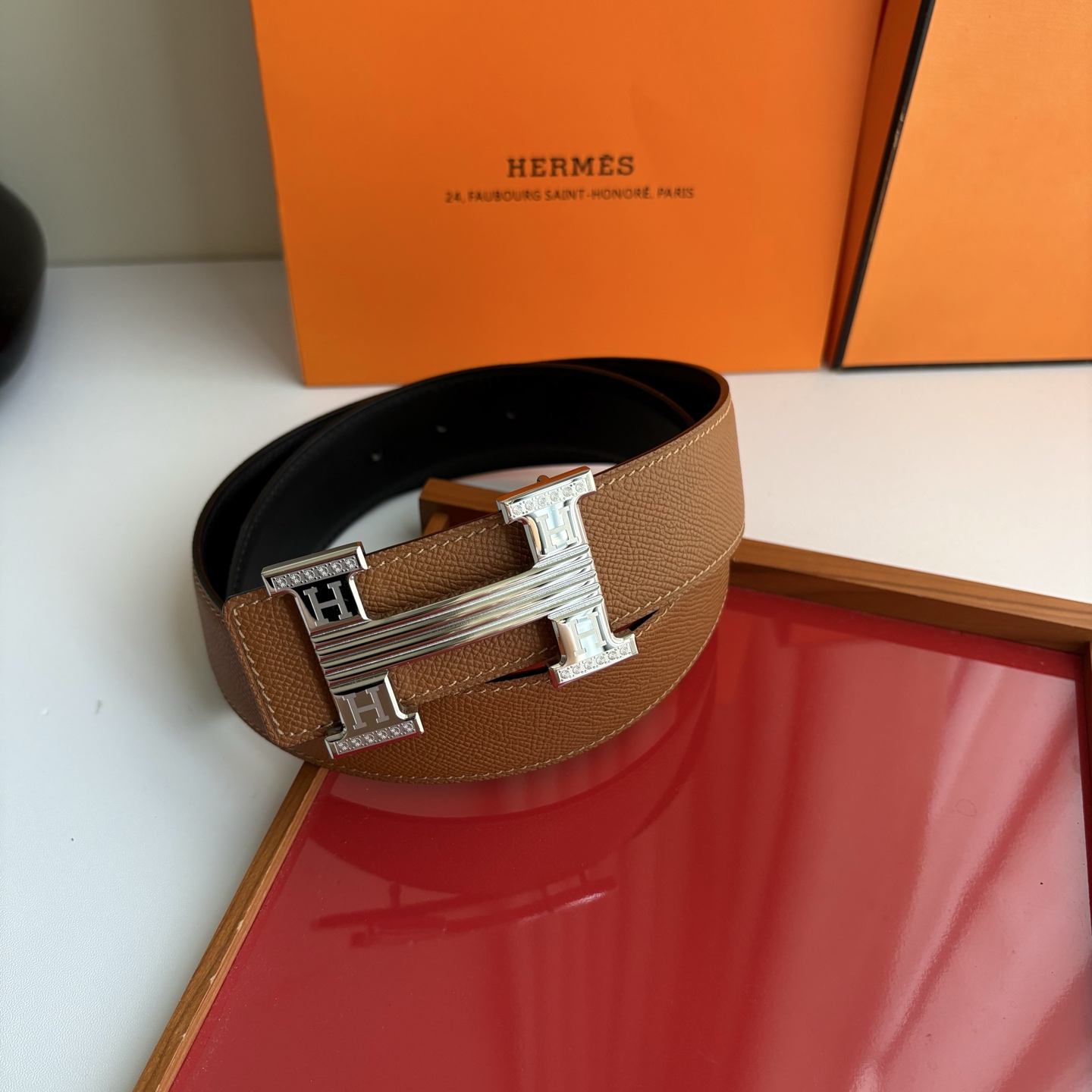 【爱马仕】Hermes 原单爱马仕，宽3.8cm进口原版皮带身，双面可用，精品电镀五金 ！