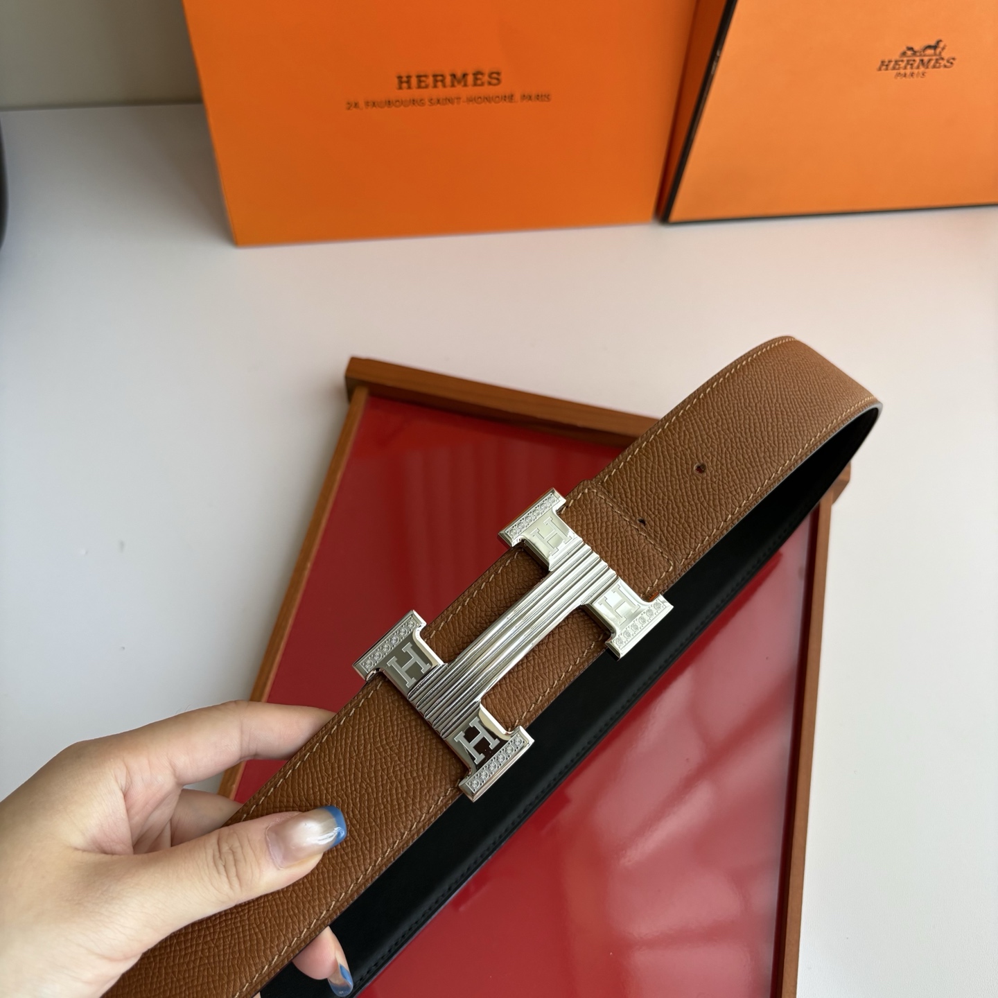 【爱马仕】Hermes 原单爱马仕，宽3.8cm进口原版皮带身，双面可用，精品电镀五金 ！