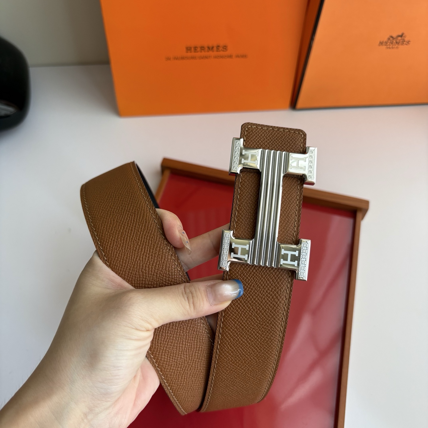 【爱马仕】Hermes 原单爱马仕，宽3.8cm进口原版皮带身，双面可用，精品电镀五金 ！