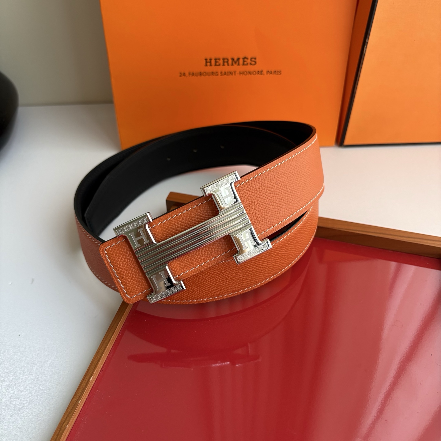 【爱马仕】Hermes 原单爱马仕，宽3.8cm进口原版皮带身，双面可用，精品电镀五金 ！