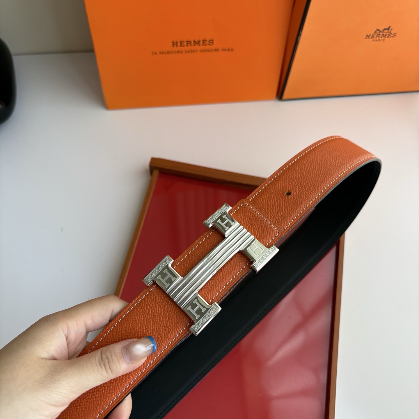 【爱马仕】Hermes 原单爱马仕，宽3.8cm进口原版皮带身，双面可用，精品电镀五金 ！