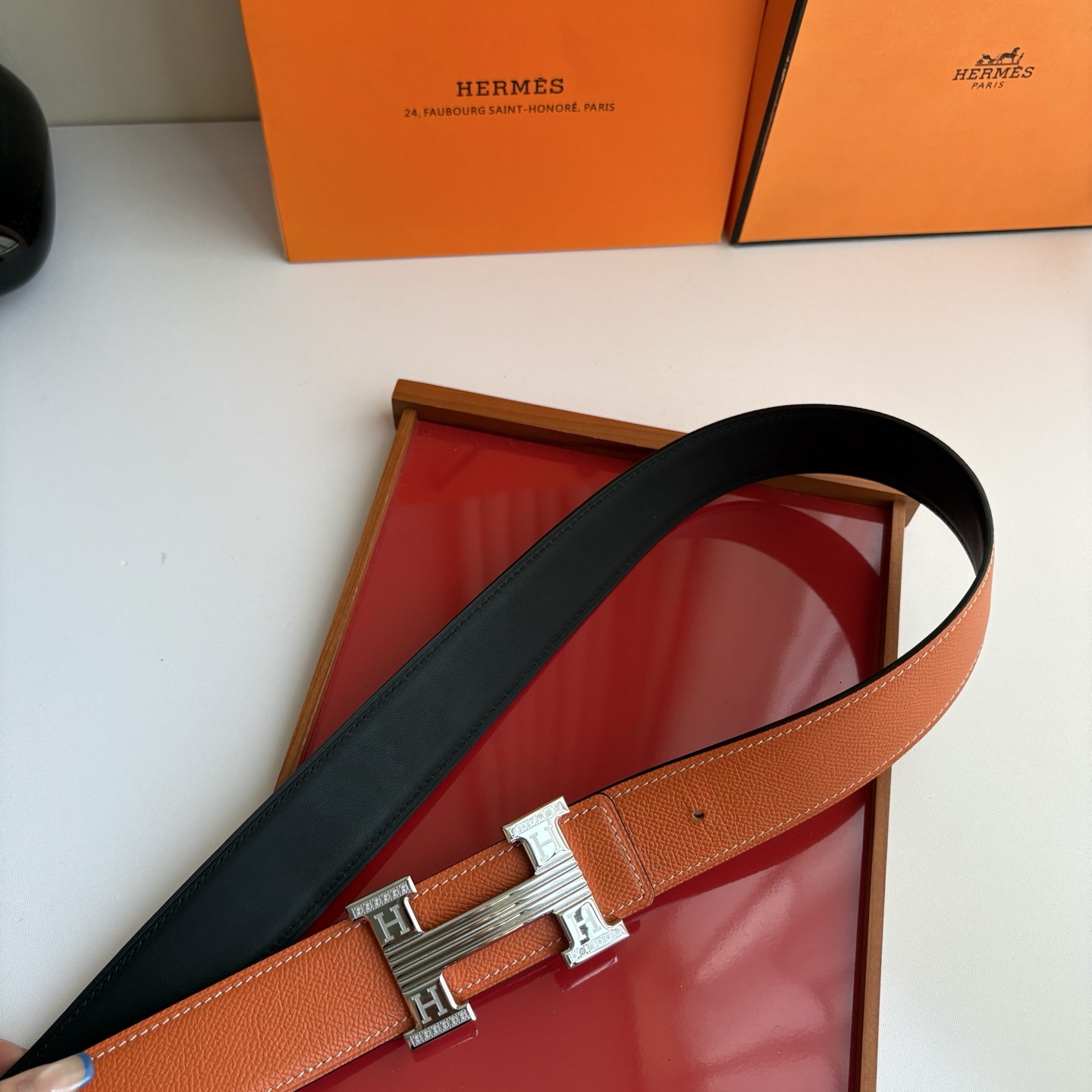 【爱马仕】Hermes 原单爱马仕，宽3.8cm进口原版皮带身，双面可用，精品电镀五金 ！