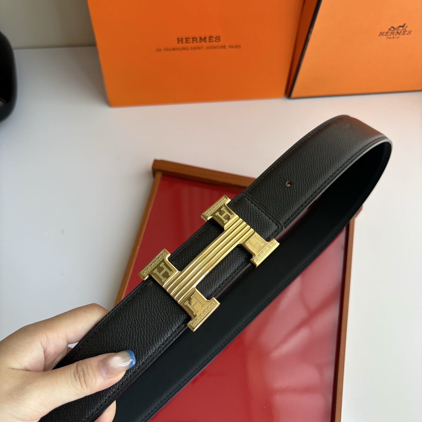 【爱马仕】Hermes 原单爱马仕，宽3.8cm进口原版皮带身，双面可用，精品电镀五金 ！