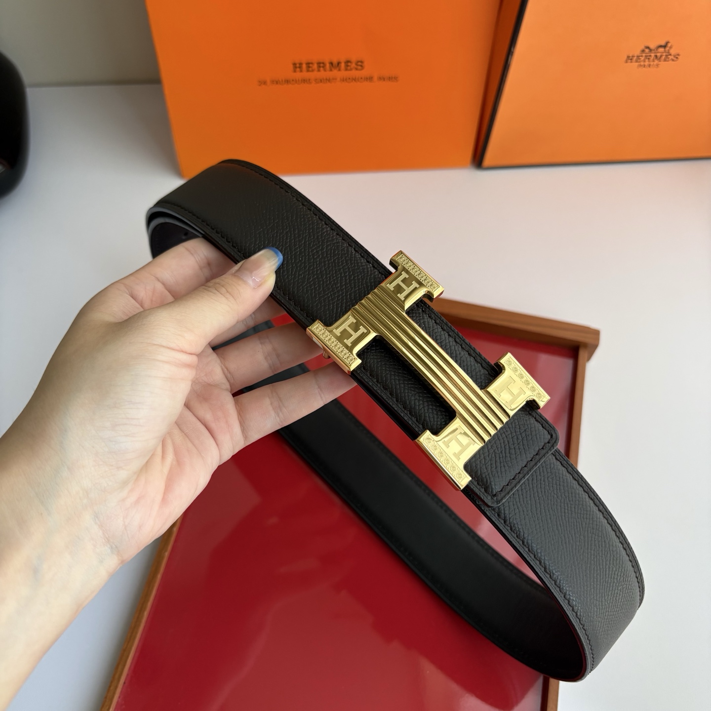 【爱马仕】Hermes 原单爱马仕，宽3.8cm进口原版皮带身，双面可用，精品电镀五金 ！