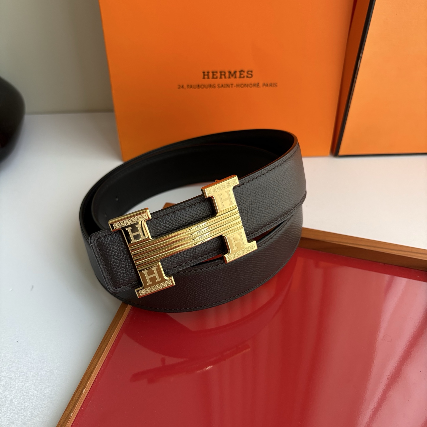 【爱马仕】Hermes 原单爱马仕，宽3.8cm进口原版皮带身，双面可用，精品电镀五金 ！