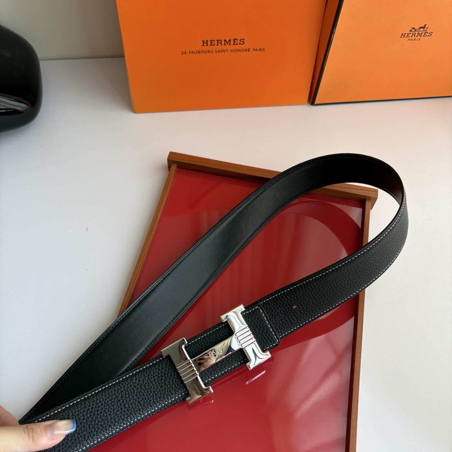 【爱马仕】Hermes 原单爱马仕，宽3.8cm进口原版皮带身，双面可用，精品电镀五金 ！