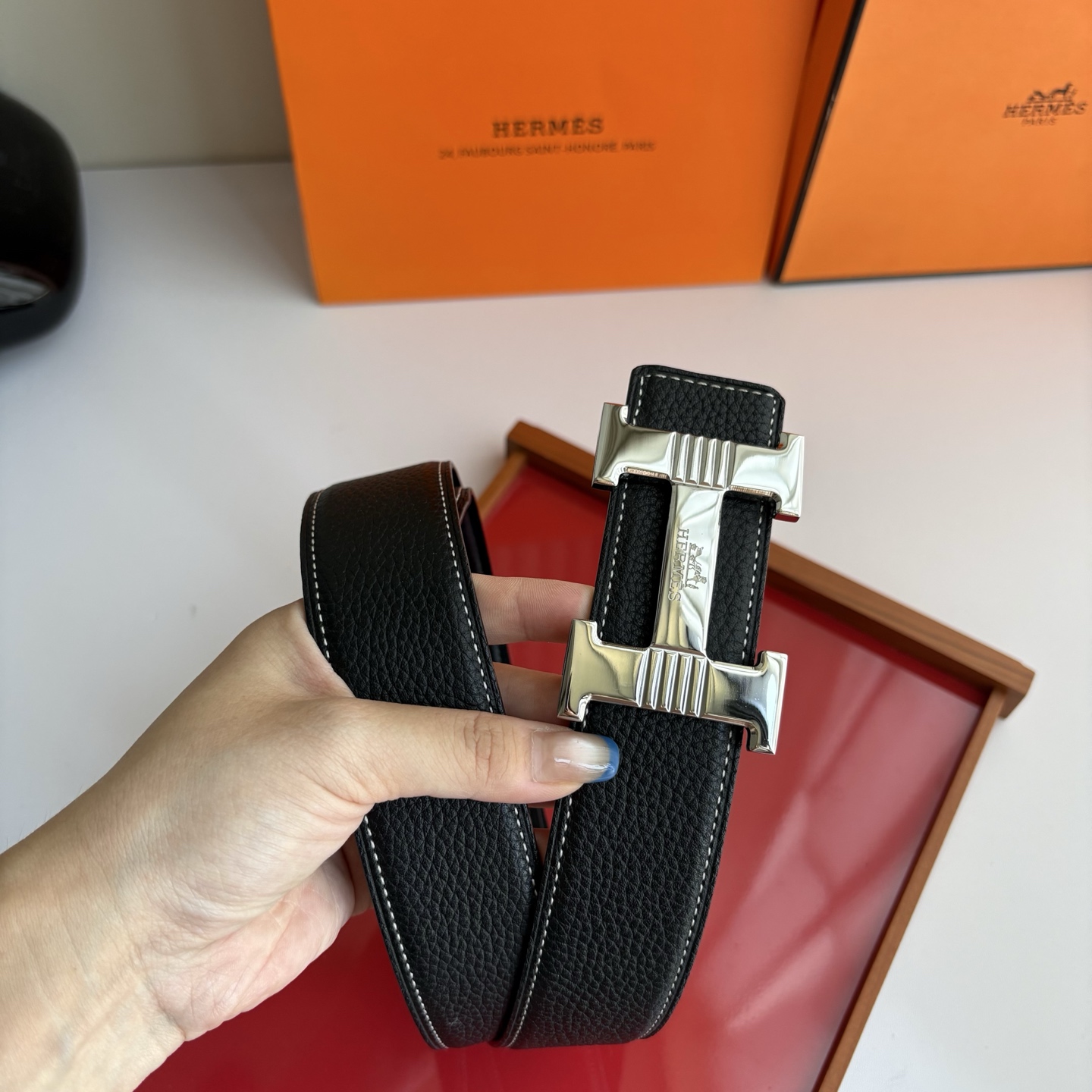 【爱马仕】Hermes 原单爱马仕，宽3.8cm进口原版皮带身，双面可用，精品电镀五金 ！