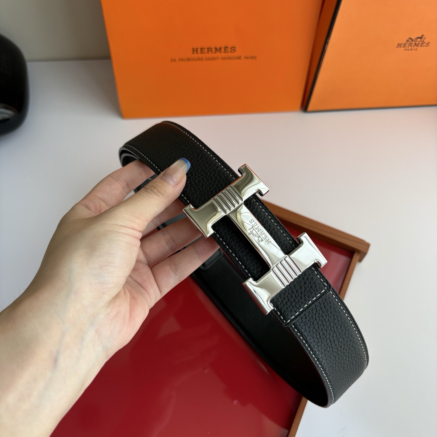 【爱马仕】Hermes 原单爱马仕，宽3.8cm进口原版皮带身，双面可用，精品电镀五金 ！