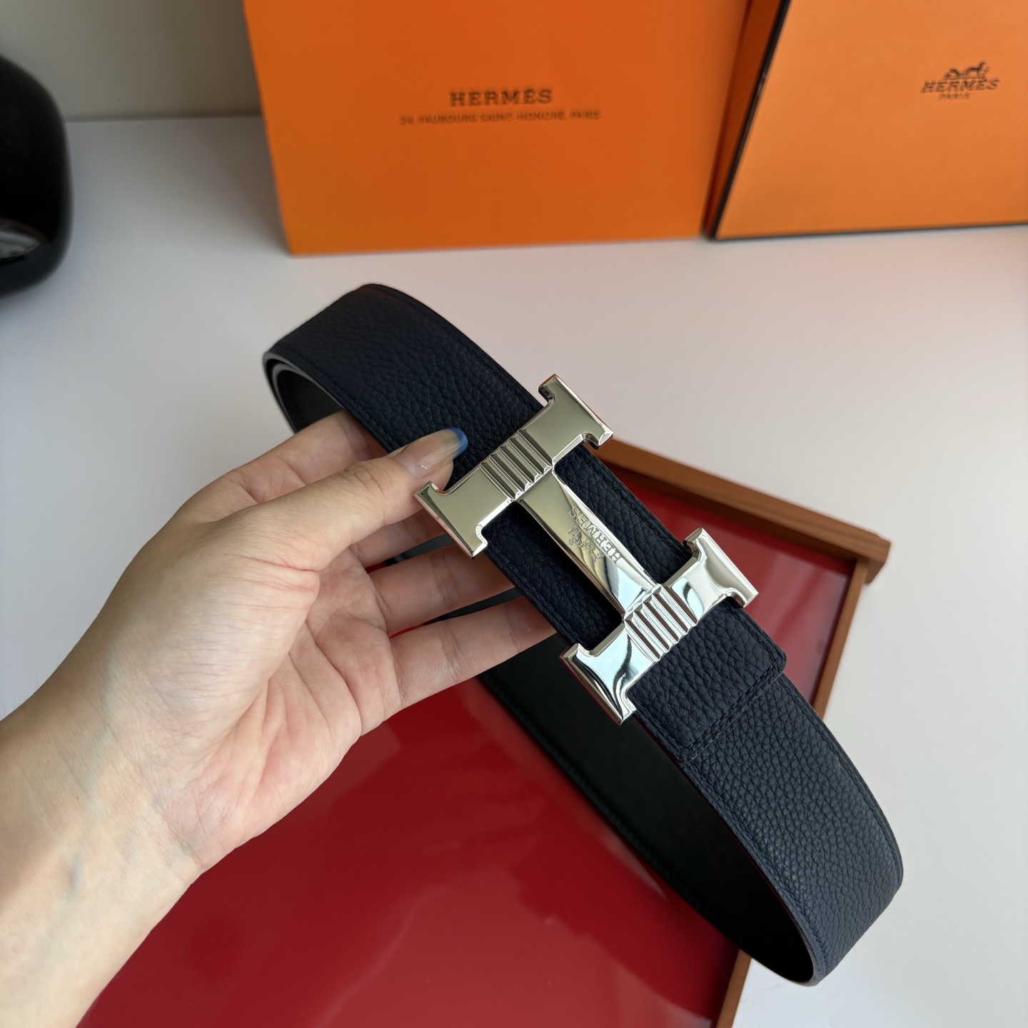 【爱马仕】Hermes 原单爱马仕，宽3.8cm进口原版皮带身，双面可用，精品电镀五金 ！
