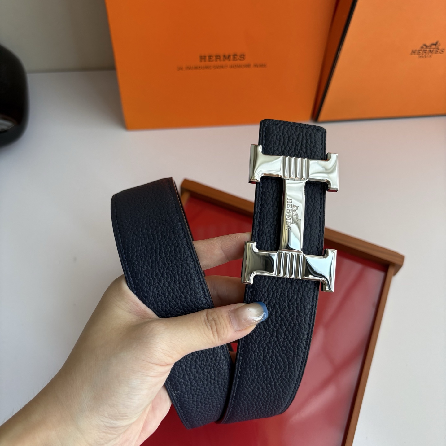 【爱马仕】Hermes 原单爱马仕，宽3.8cm进口原版皮带身，双面可用，精品电镀五金 ！