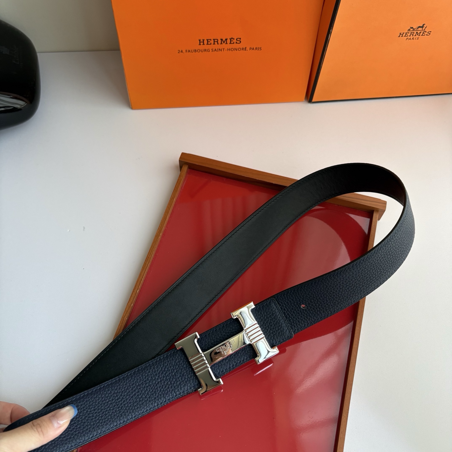 【爱马仕】Hermes 原单爱马仕，宽3.8cm进口原版皮带身，双面可用，精品电镀五金 ！
