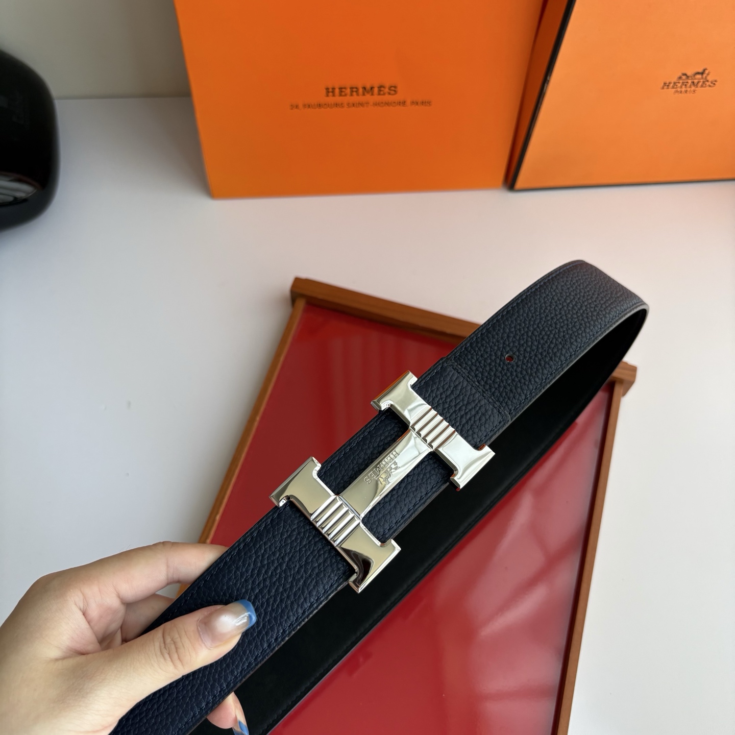 【爱马仕】Hermes 原单爱马仕，宽3.8cm进口原版皮带身，双面可用，精品电镀五金 ！