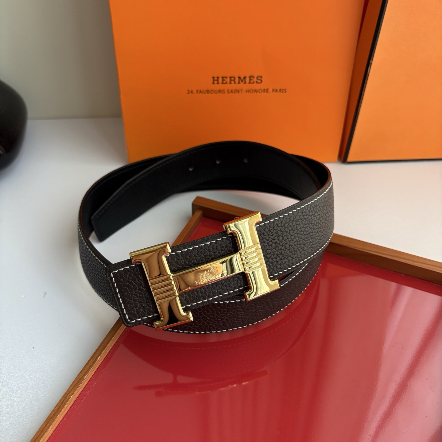 【爱马仕】Hermes 原单爱马仕，宽3.8cm进口原版皮带身，双面可用，精品电镀五金 ！