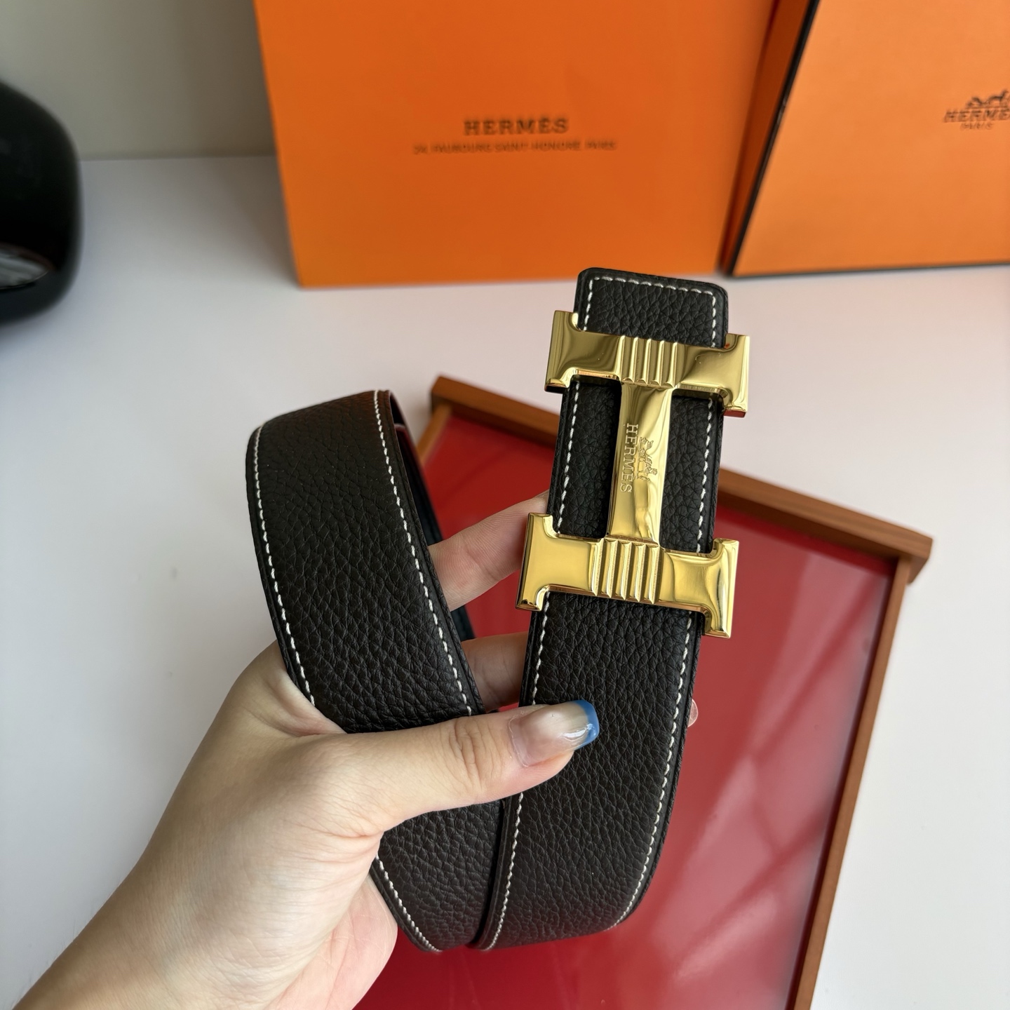 【爱马仕】Hermes 原单爱马仕，宽3.8cm进口原版皮带身，双面可用，精品电镀五金 ！