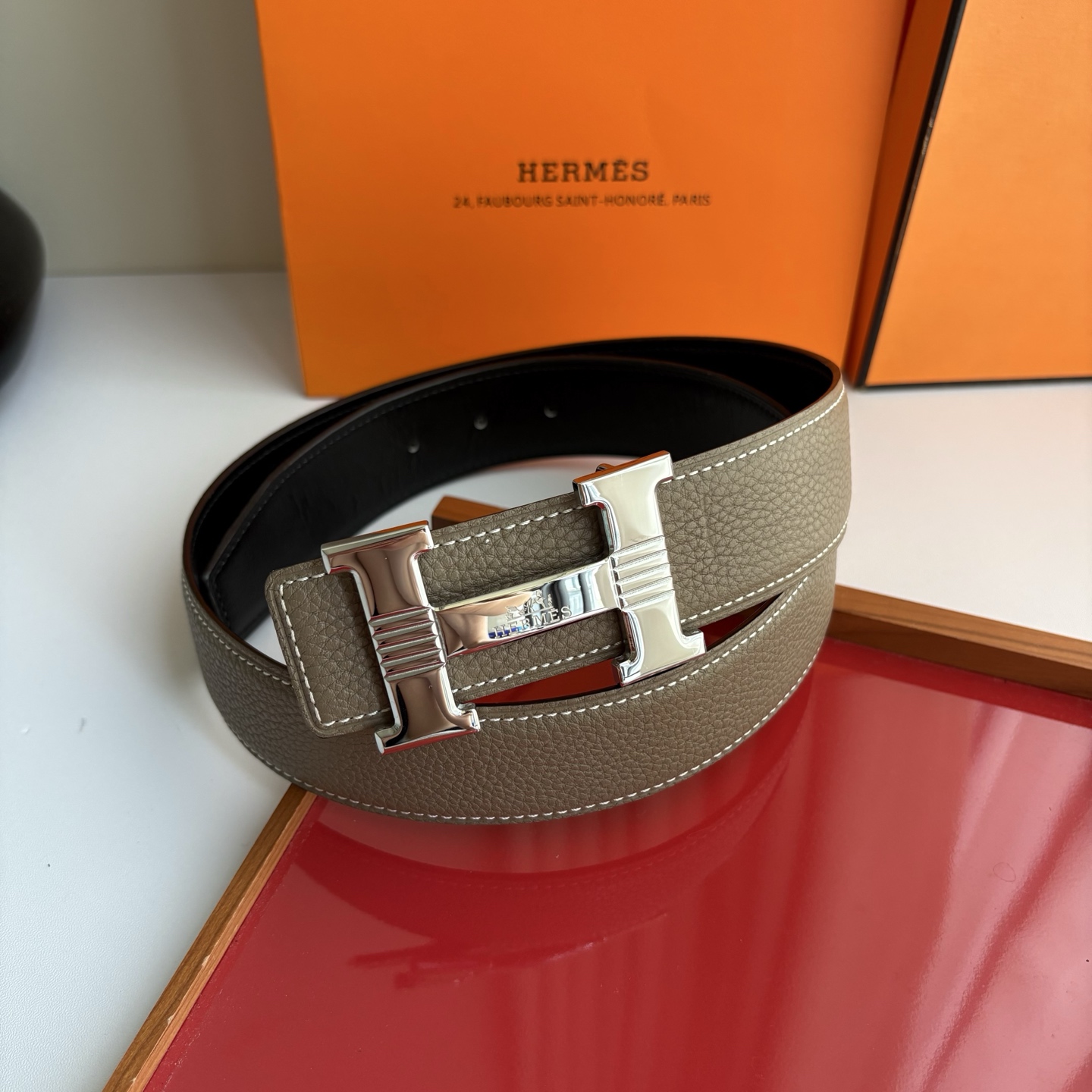 【爱马仕】Hermes 原单爱马仕，宽3.8cm进口原版皮带身，双面可用，精品电镀五金 ！